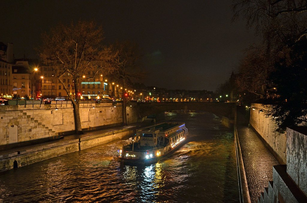 midnight-cruise-seine-river